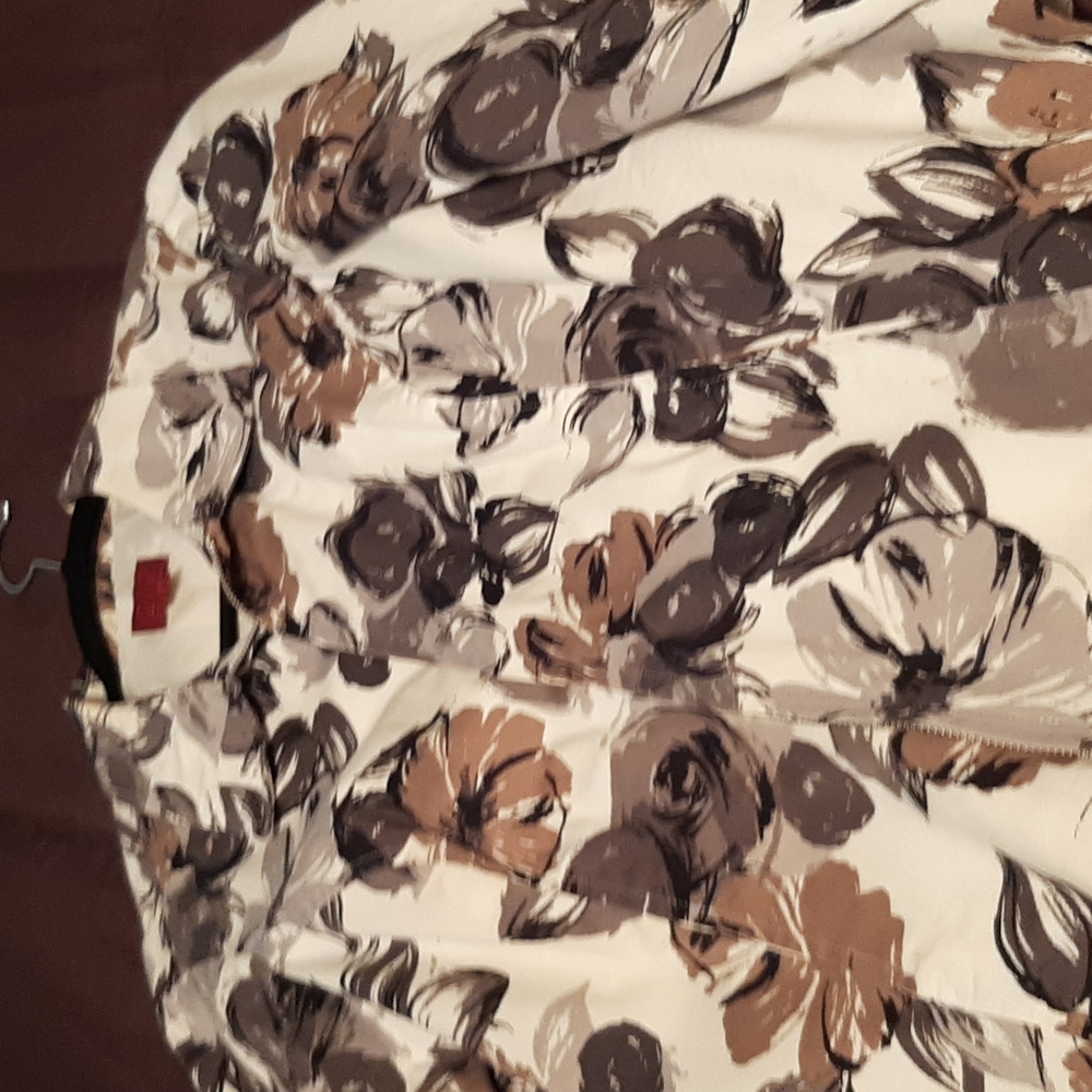 Beige white and grey jacket with zip front